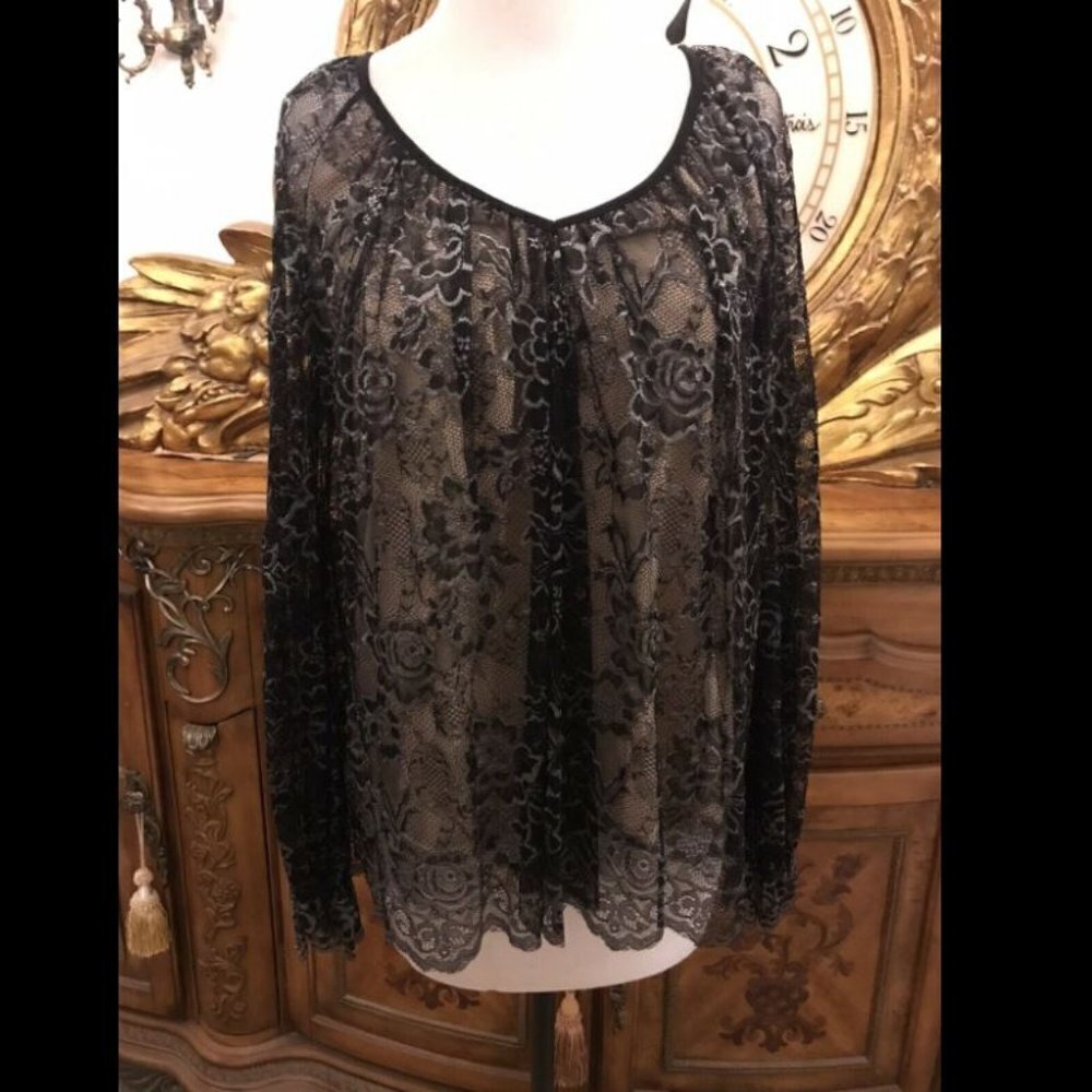 MAX EDITION. Size Small. Lined Lace Peasant Style Pullover Top. Blk/Silver B13